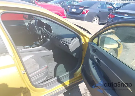 2021 Hyundai Sonata Sel Plus z USA, uszkodzony, nr VIN 5NPEJ4J25MH132237